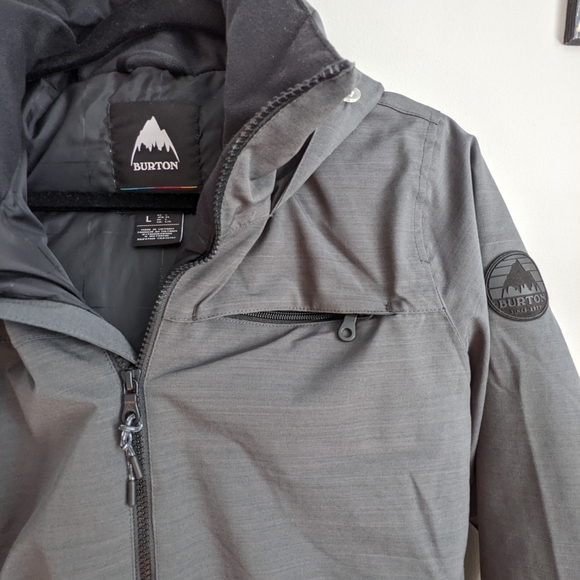Burton- Ski/Snowboard Jacket - Picture 2 of 2